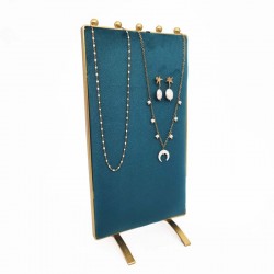 Petit porte colliers vertical en métal doré et velours bleu canard