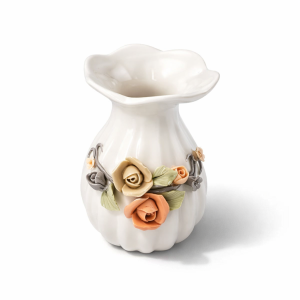 Petit vase blanc céramique blanc avec décoration de fleurs en relief