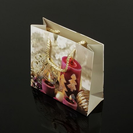 12 petits sacs cadeaux motif bougie de Noël 15x14x6cm - 7502