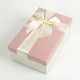 Boîte cadeaux écrue et rose clair avec noeud ruban 22x15x9cm - 7728g
