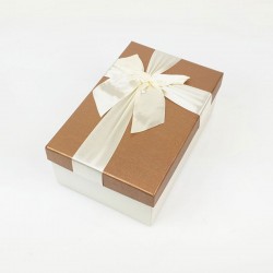 Boîte cadeaux bicolore écrue et noisette 17x12x6.5cm - 7738p