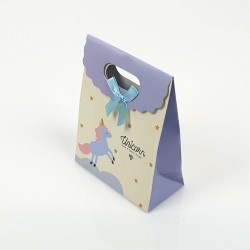 12 pochettes cadeaux écrue et bleu ciel motif Licorne 12.5x6x16cm - 7797