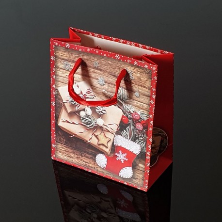 12 petits sacs de Noël rouges décor chaussons et cadeaux de Noël - 12x6x14cm - 9119