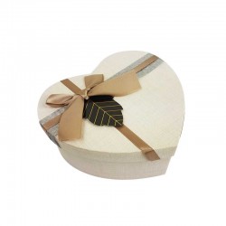 Boîte cadeaux en forme de coeur couleur lin 15x18x7.5cm - 11033m