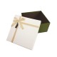 Petit coffret cadeaux bicolore vert olive et blanc 16.5x16.5x9.5cm - 11101p