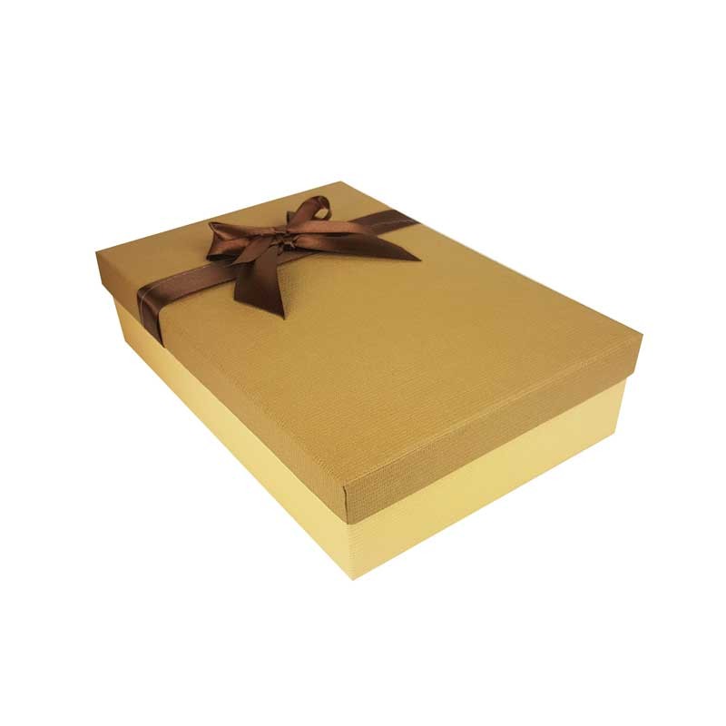 Coffret cadeaux lingerie beige et marron, petit coffret cadeaux livre