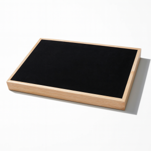 Petit plateau nu de présentation vitrine en bois et en simili cuir noir