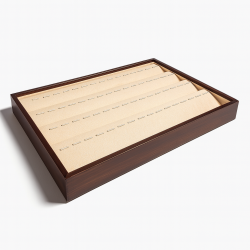 Lote de 5 bandejas de presentación para colgantes de madera oscura y de ante beige