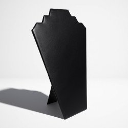 Busto plano para joyas de símil piel negra