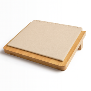 Petit plateau incliné pour chaînes en bois et suédine beige