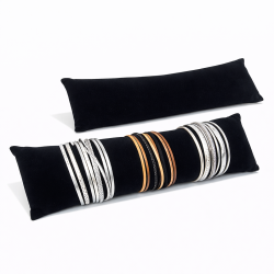Cojín grande de presentación para pulseras de terciopelo negro 7x28 cm