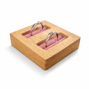 Mini plateau pour 2 bagues en bois et suédine rose