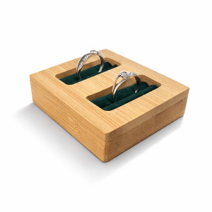 Mini plateau pour 2 bagues en bois et suédine vert émeraude
