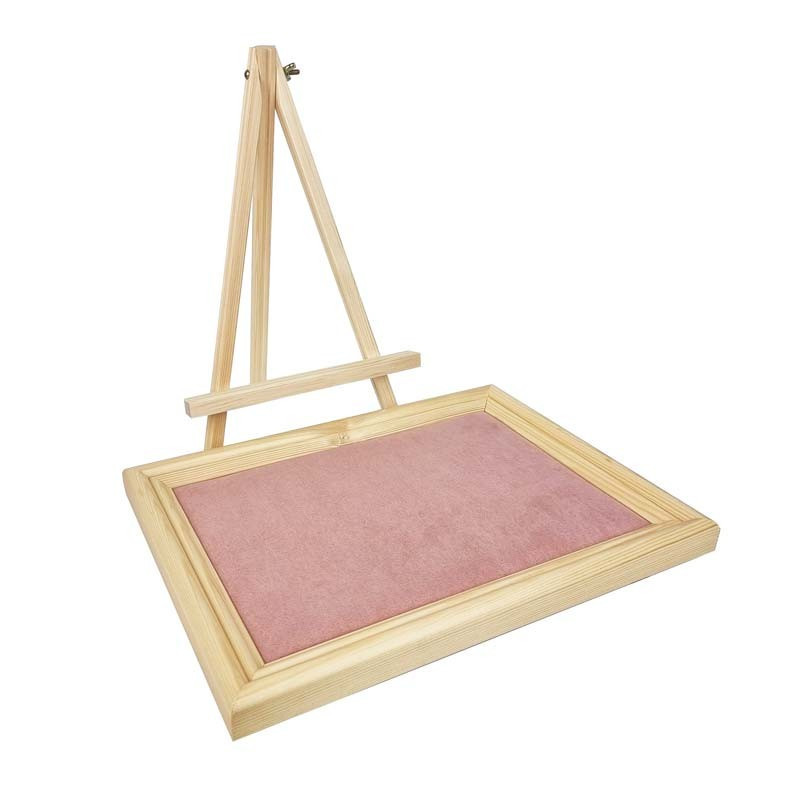 Porte bijoux cadre en bois et suédine rose sur chevalet