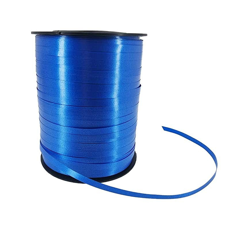 Rollo de cinta de regalo satinada de color azul eléctrico