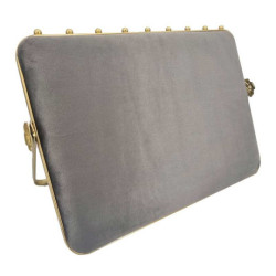 Gran soporte para collares inclinado de metal dorado y terciopelo bicolor gris ratón y negro