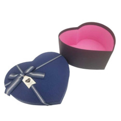 Caja de regalo bicolor con forma de corazón negro y azul noche 15x18x7,5 cm