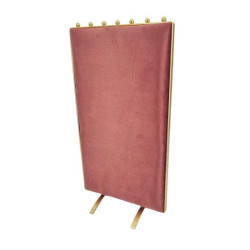 Gran soporte vertical para collares de metal dorado bicolor con terciopelo rosa empolvado y rosa blush