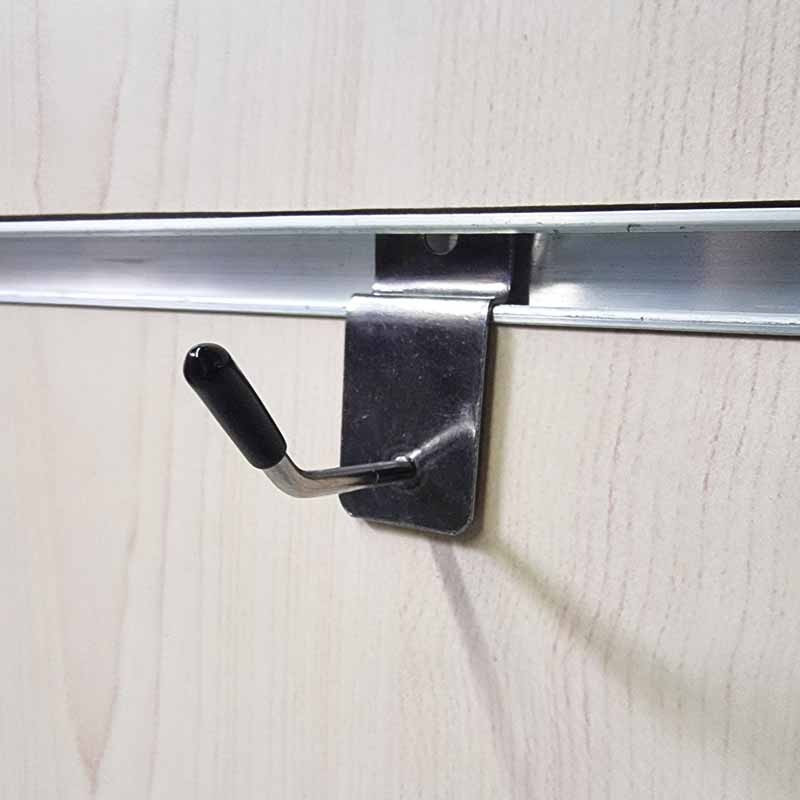 Brazo recto de metal cromado de 4 cm para panel ranurado
