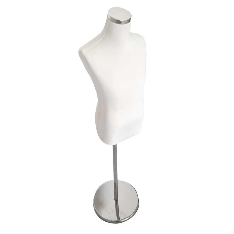 Busto de costura infantil con funda de tela blanca y base de metal