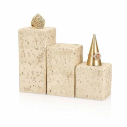 Pequeño cuadrado de presentación de piedra natural natural