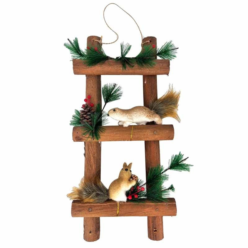 Échelle décorative de Noël avec petits écureuils et branche de sapin