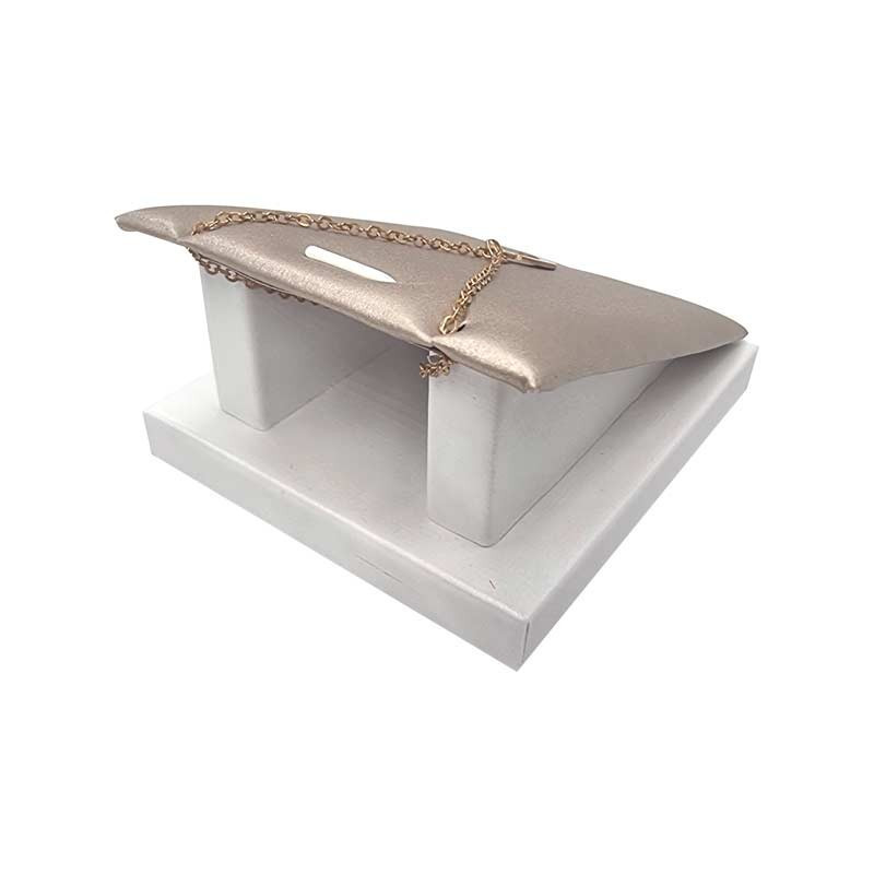 Petit support collier et pendentif en simili cuir bicolore - Champagne