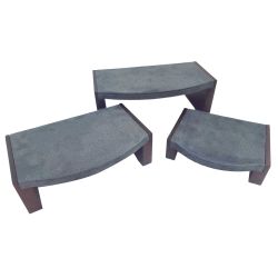 Conjunto de 3 mesas nido de madera con acabado de nogal y ante gris