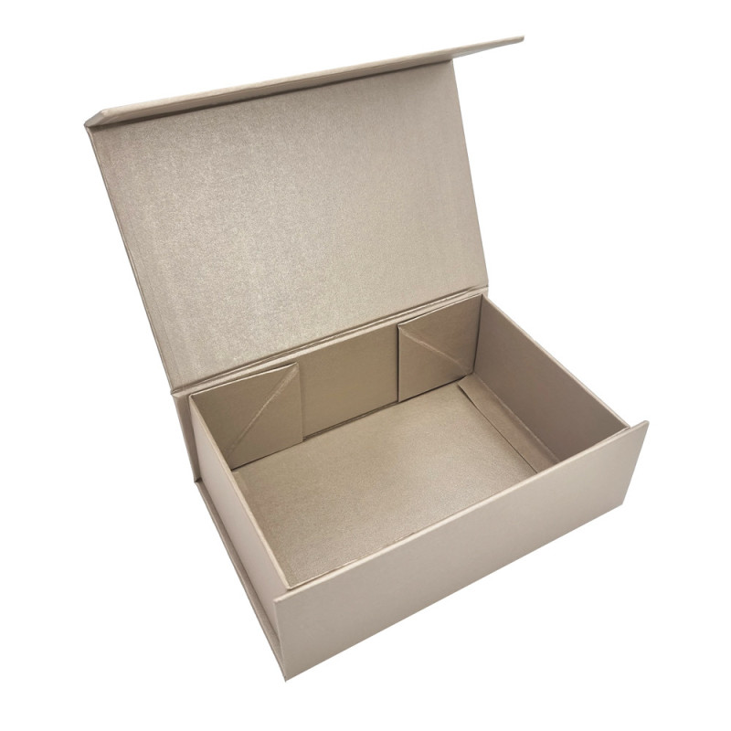 Caja de regalo pequeña plateada con tapa imantada de cartón rígido