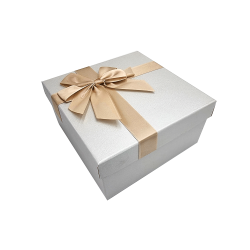 Caja de regalo con lazo de raso dorado 17x17x8,5 cm - Gris perla