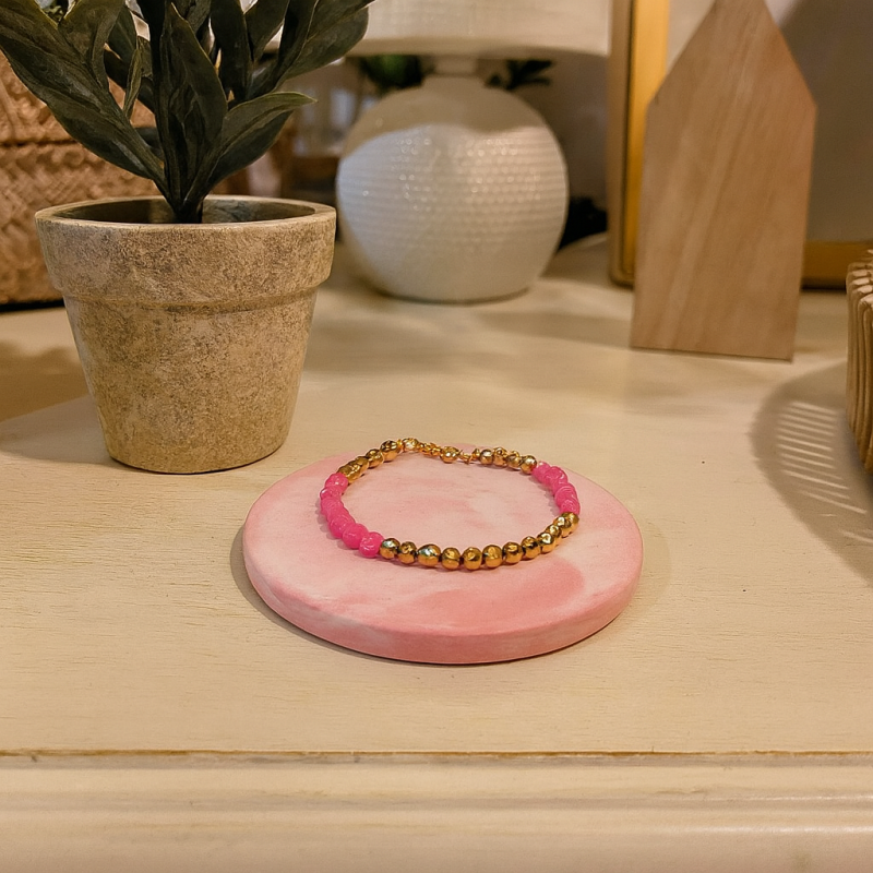 Mini bandeja redonda de presentación para joyas de cerámica veteada rosa
