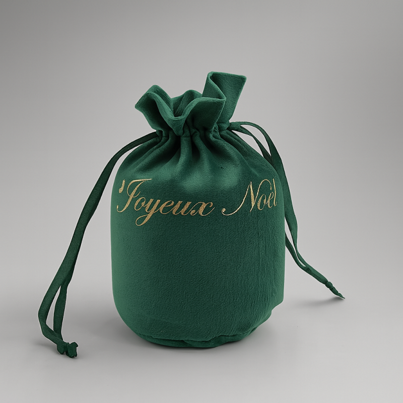 Lote de 10 bolsas de terciopelo «Feliz Navidad» de 14 x 15 + 9 cm - Verde pino