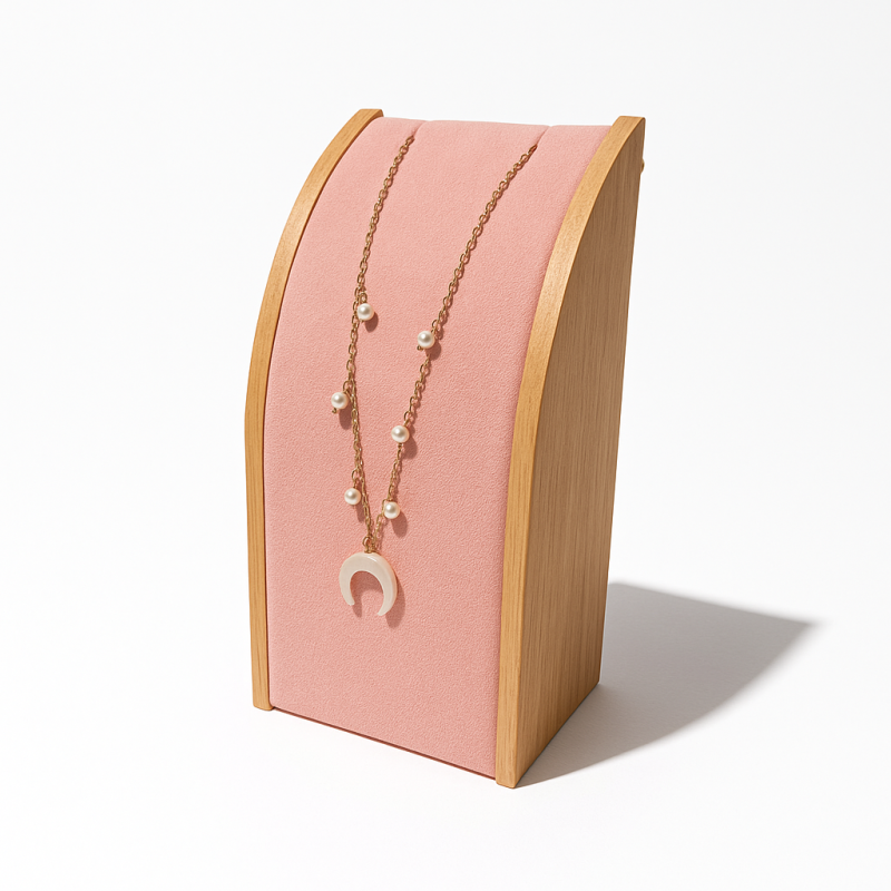 Pequeño soporte rectangular para collares de madera y de ante rosa