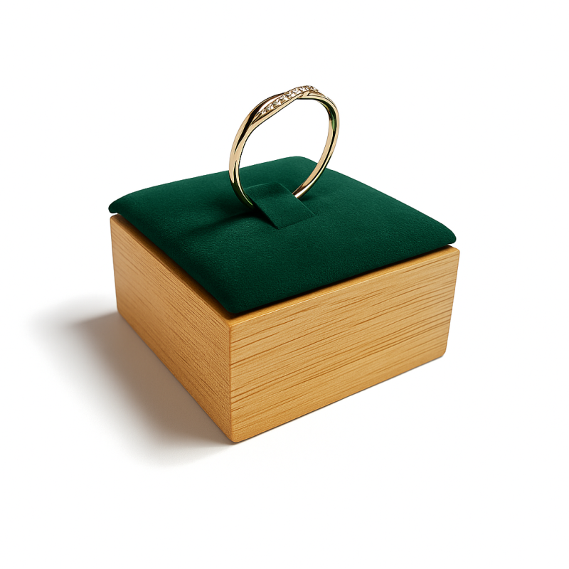 Soporte para anillos de madera y de ante verde esmeralda
