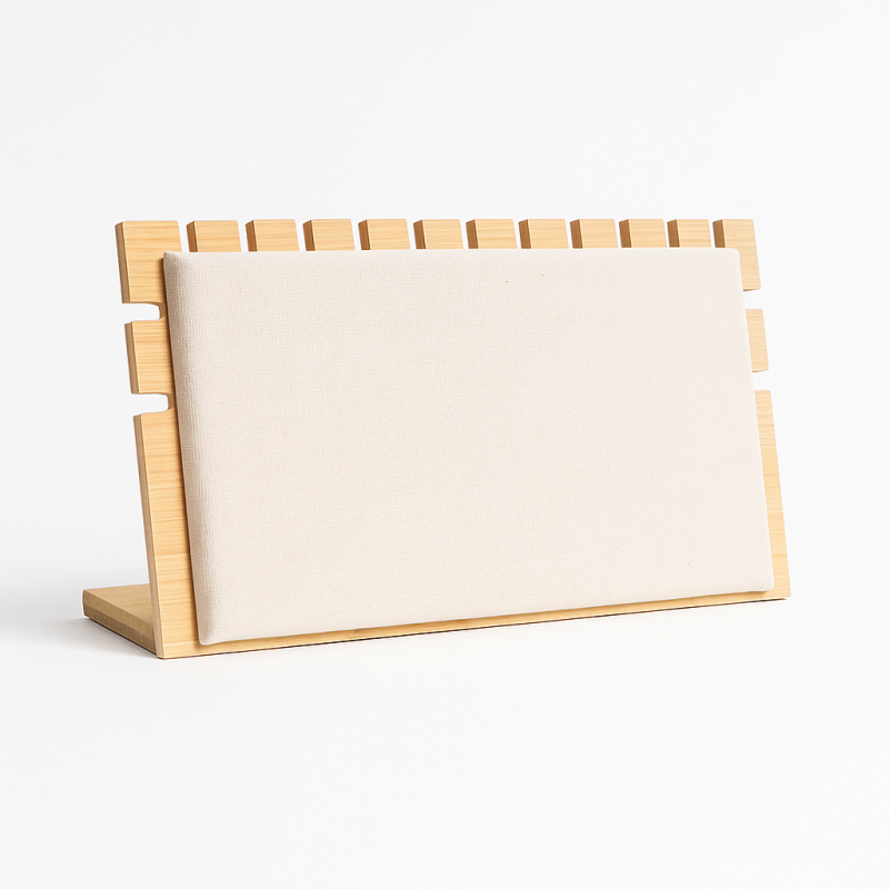 Expositor para joyas para cadenas de madera y ante beige