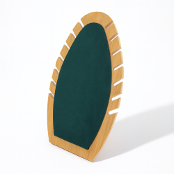 Expositor para joyas de forma ovalada para cadenas de madera y ante verde esmeralda
