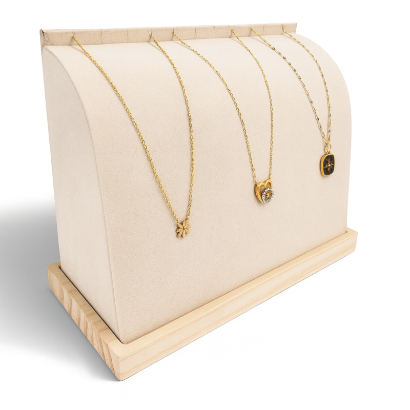 Expositor de collares voluminoso de madera y de ante beige crema