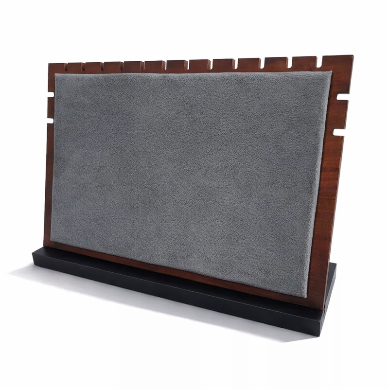 Soporte para collares de madera oscura y de ante gris antracita