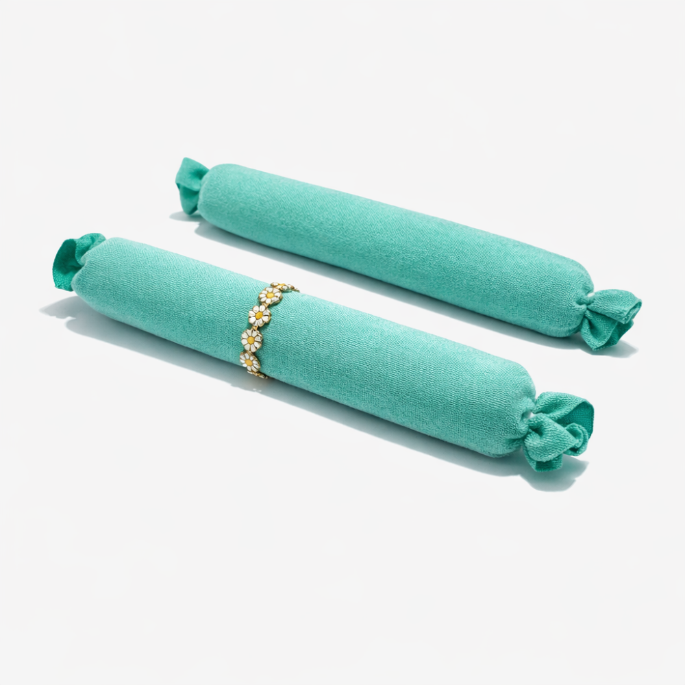 Cojín para anillos Riviera – Ante verde laguna «Soft touch» (10 cm)