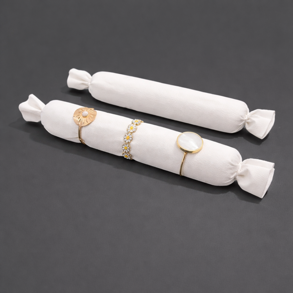Cojín para anillos de símil piel blanco - 10 cm