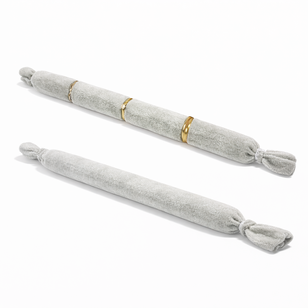 Cojín alargado de terciopelo gris para anillos - 20 cm