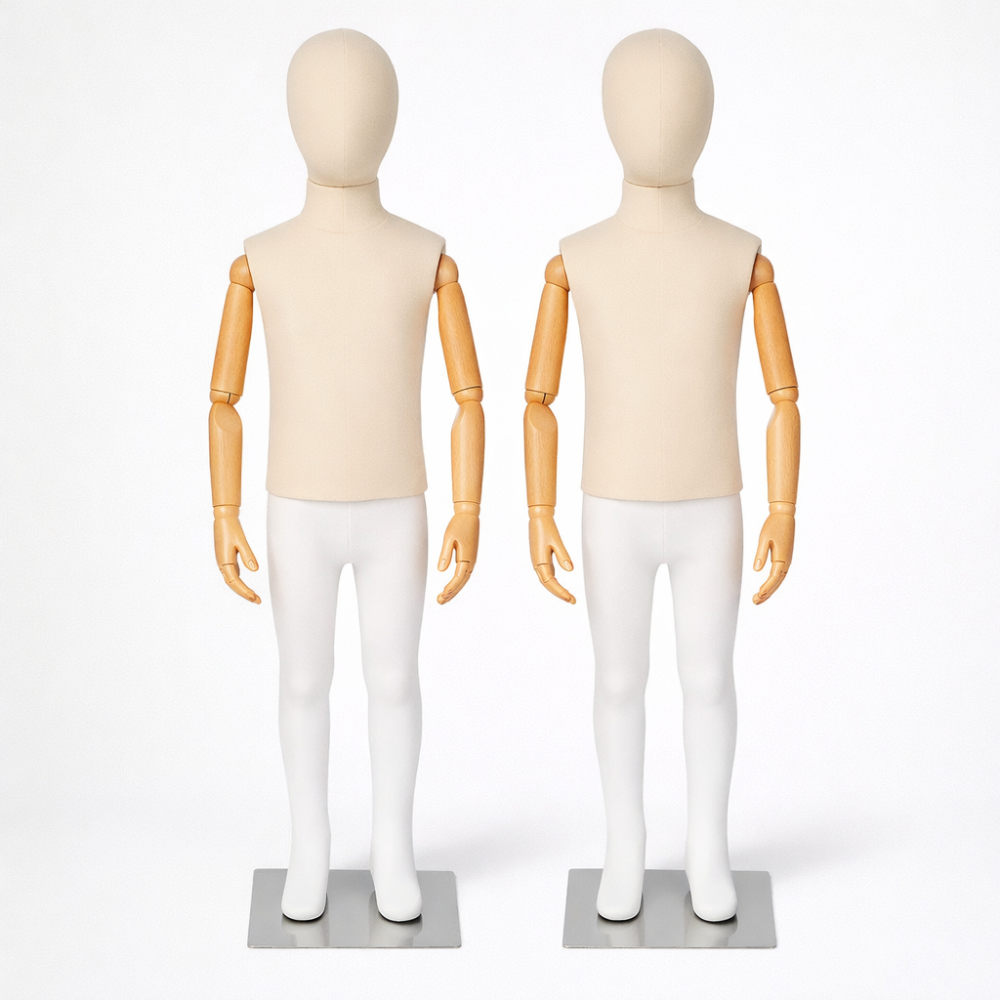 Pack Duo: Maniquí de vitrina infantil - Acabado en madera y resina