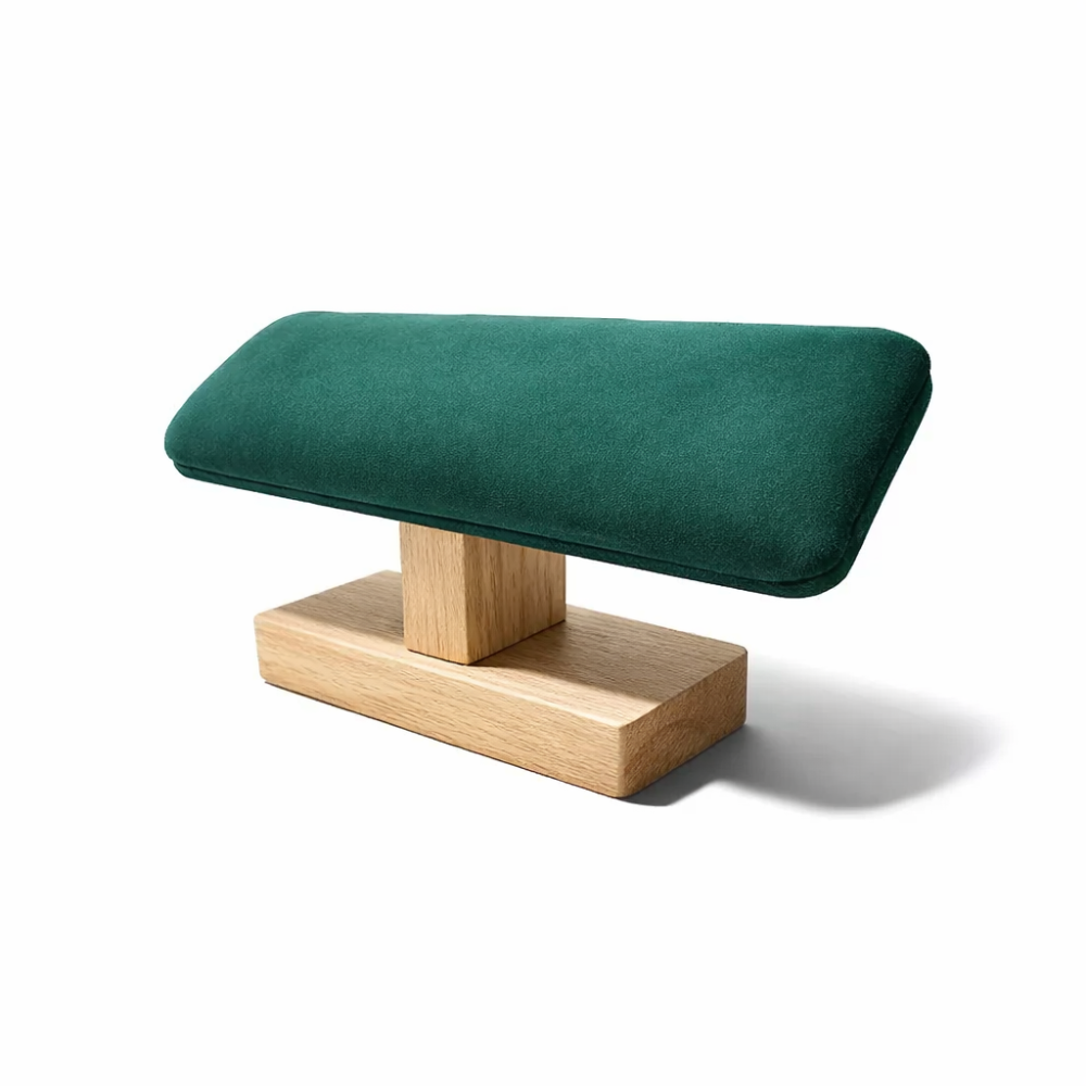 Soporte inclinado para pulseras de madera y de ante verde esmeralda