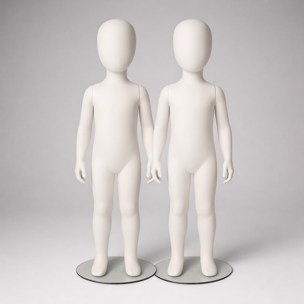 Pack dúo: Maniquí de vitrina infantil - Acabado de resina blanca mate
