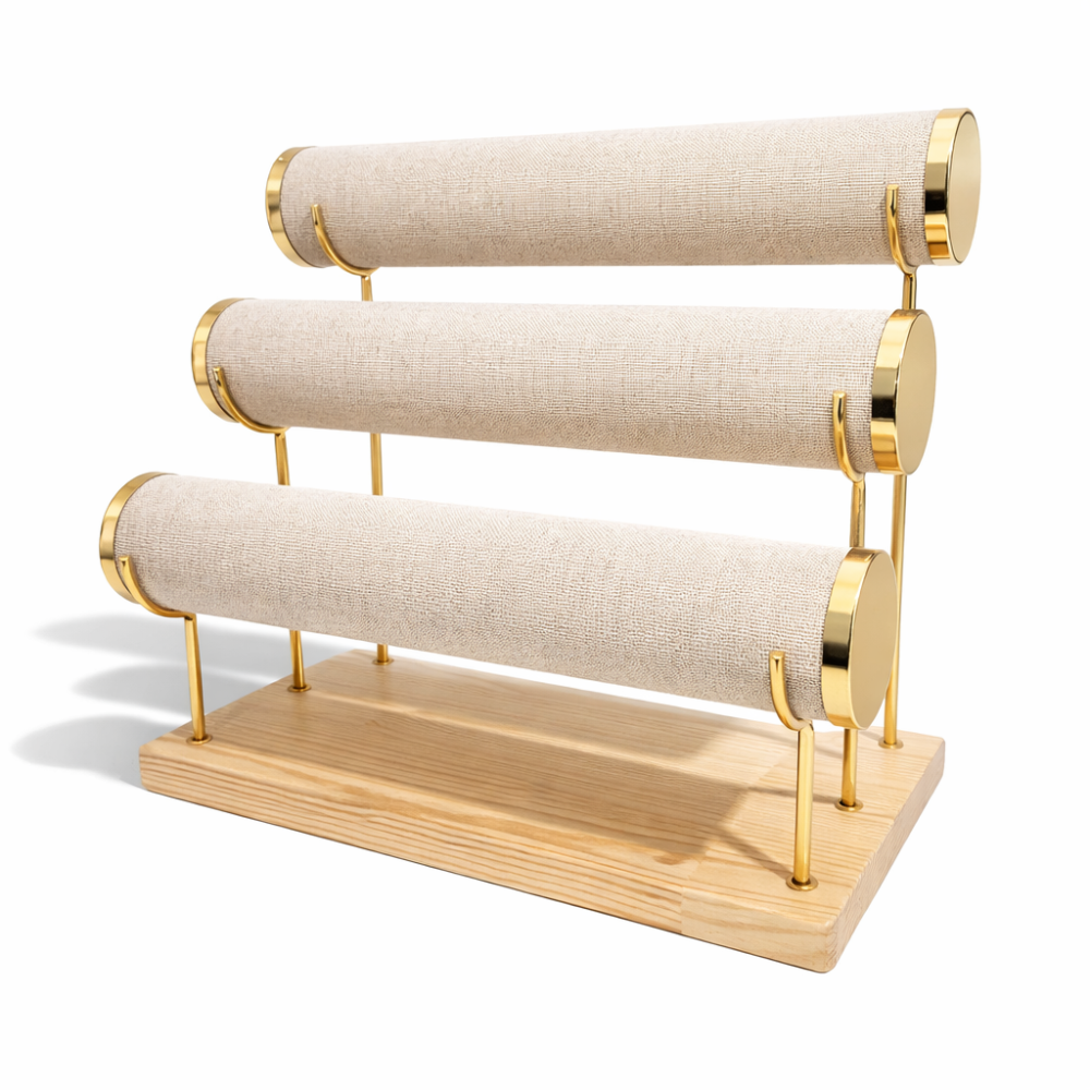 Portapulseras de algodón beige natural con metal dorado y madera de 3 niveles