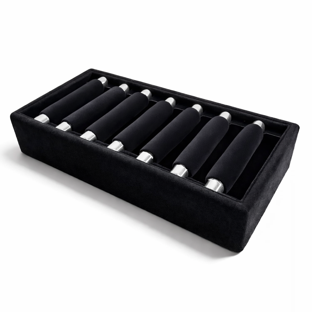 Pequeña bandeja de terciopelo negro con 7 rollos extraíbles para anillos