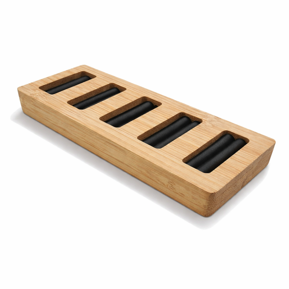 Pequeña bandeja para 5 anillos de madera y símil piel negro