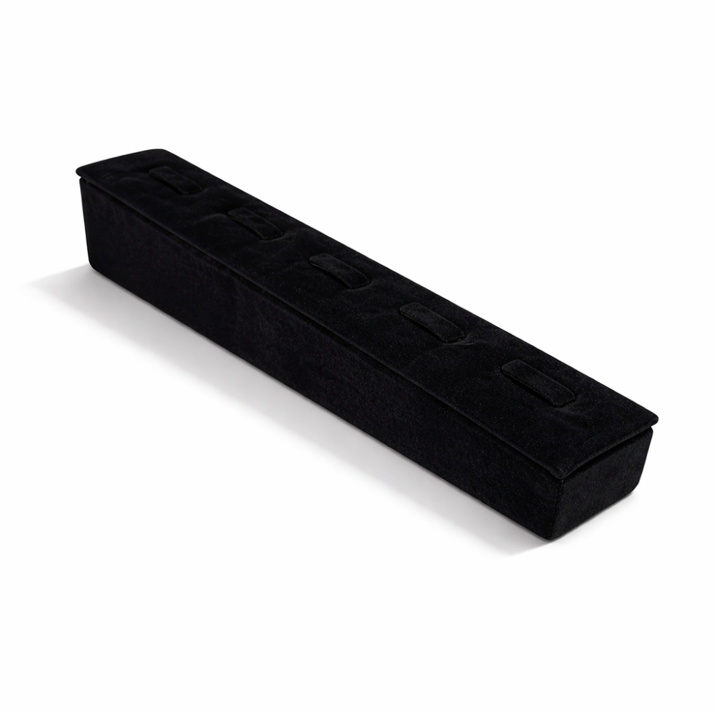 Expositor inclinado para anillos de terciopelo negro