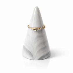 Pequeño cono para anillos de cerámica con efecto marmolado gris claro