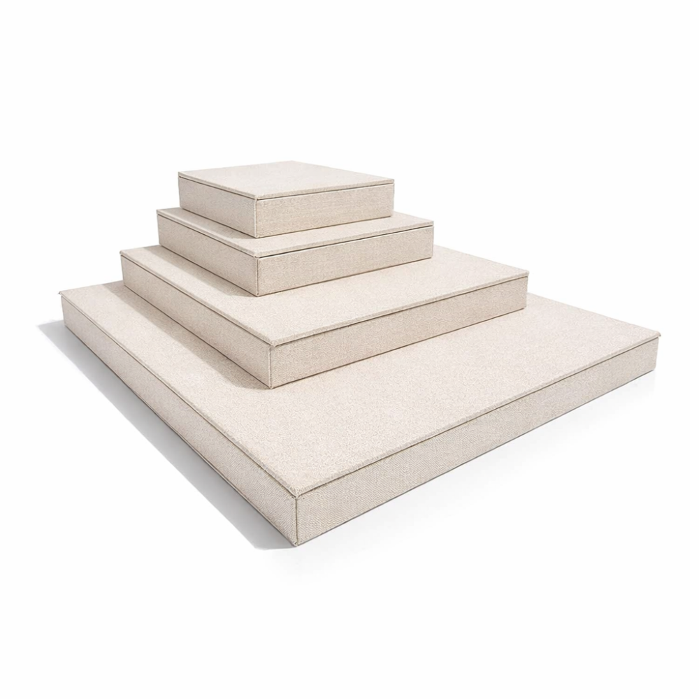 Lote de 4 expositores cuadrados de ante beige crema